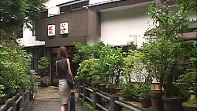 P128G08 A wife who loses her home to her husband',s debt and ends up working at a friend',s hot spring inn! A naughty lower body you want to!