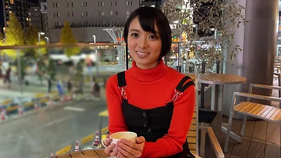 A118F07 Matching with a shy girl with short hair, a boyish girl! Cute is justice!! Her occasional beaming smile creates a cute gap! Private shoot at a love hotel and a shameless trapped sex scene!